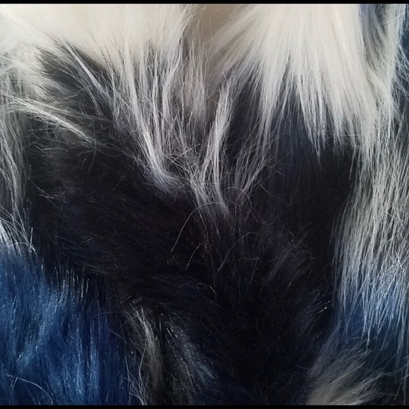 PM Designer Color Patch Faux Fur Scarf - Picture 3 of 4